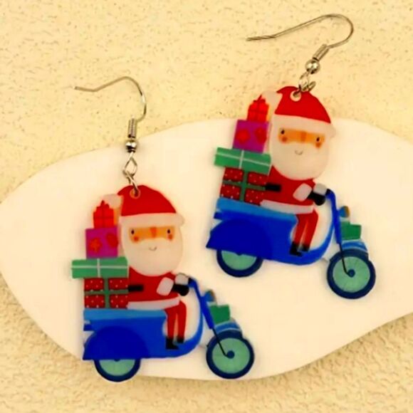 Hand Crafted Festive dangle earrings - Picture 1 of 5